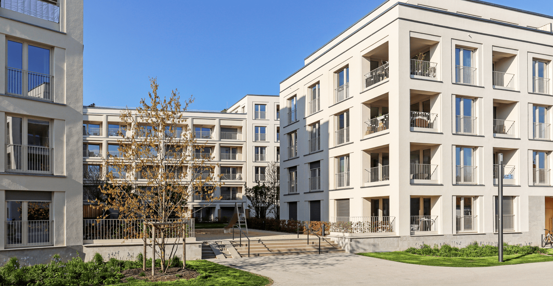 Paysage urbain d'une zone résidentielle avec des immeubles d'habitation modernes, nouveau paysage urbain vert dans la ville. 