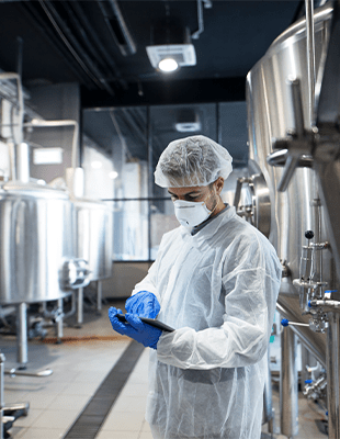 Productieplant voor voedingsmidddelen. Arcadis en decarbonisatie in de voedingsmiddelenindustrie