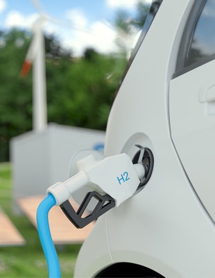 Elektriciteitsnetten niet klaar voor piekbelasting van zon- en windenergie: waterstofopslag biedt oplossing