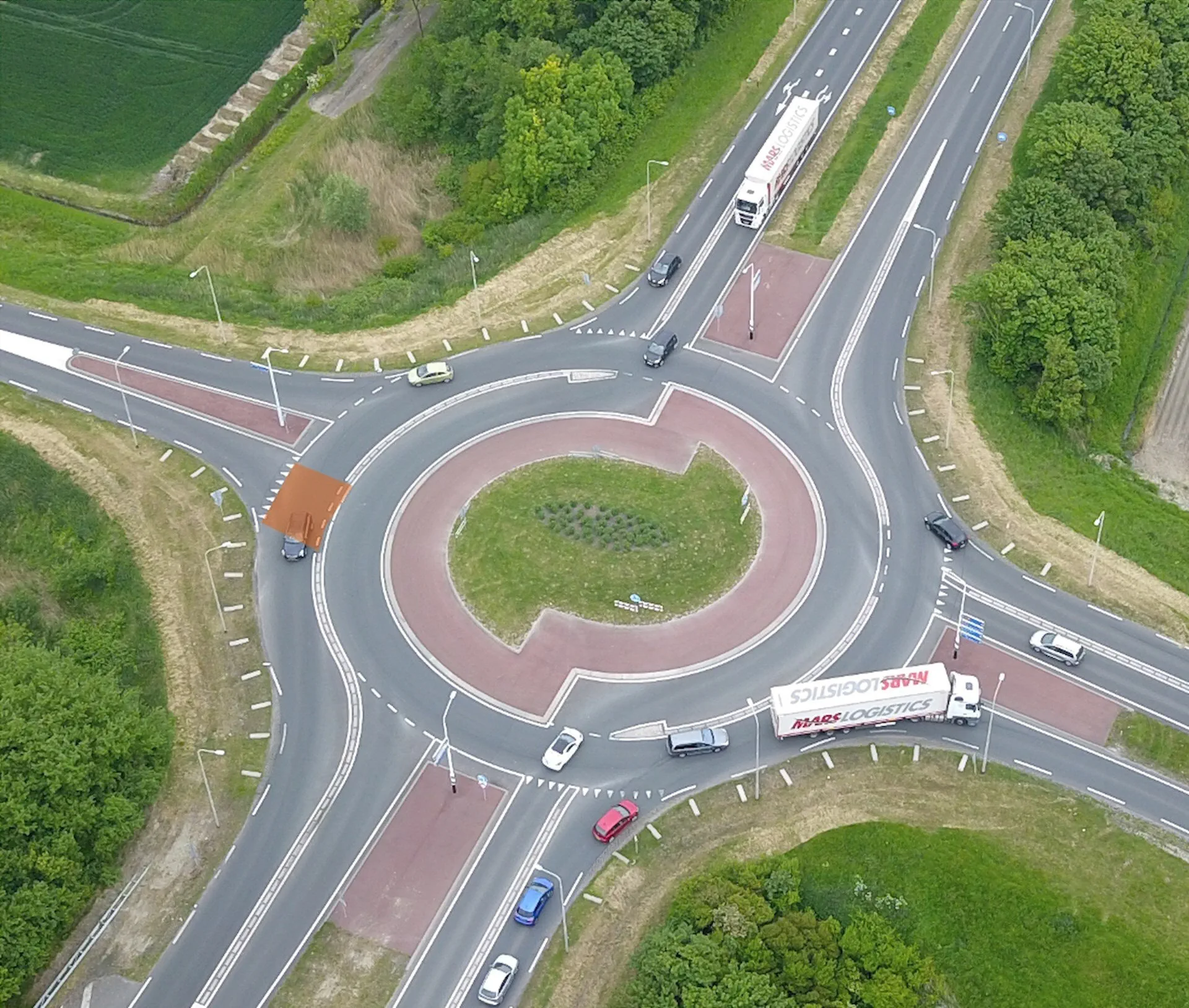 [Image: bringing-the-turbo-roundabout-to-the-us-...a46d8d56df]