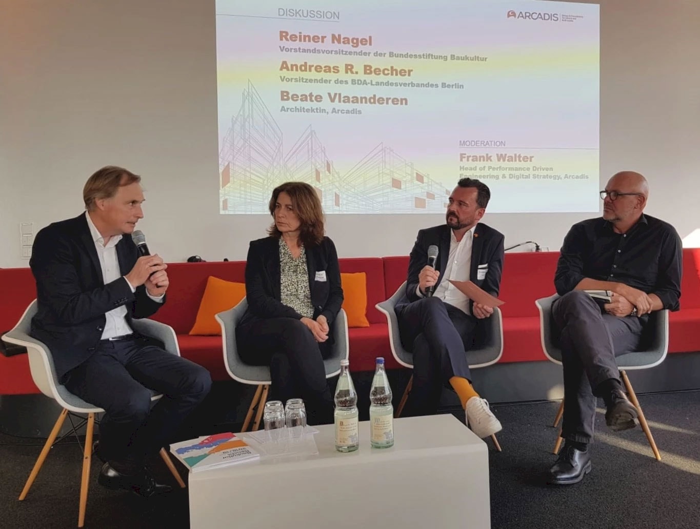Podiumsdiskussion zum Themenabend digitalisiertes Planen und Bauen
