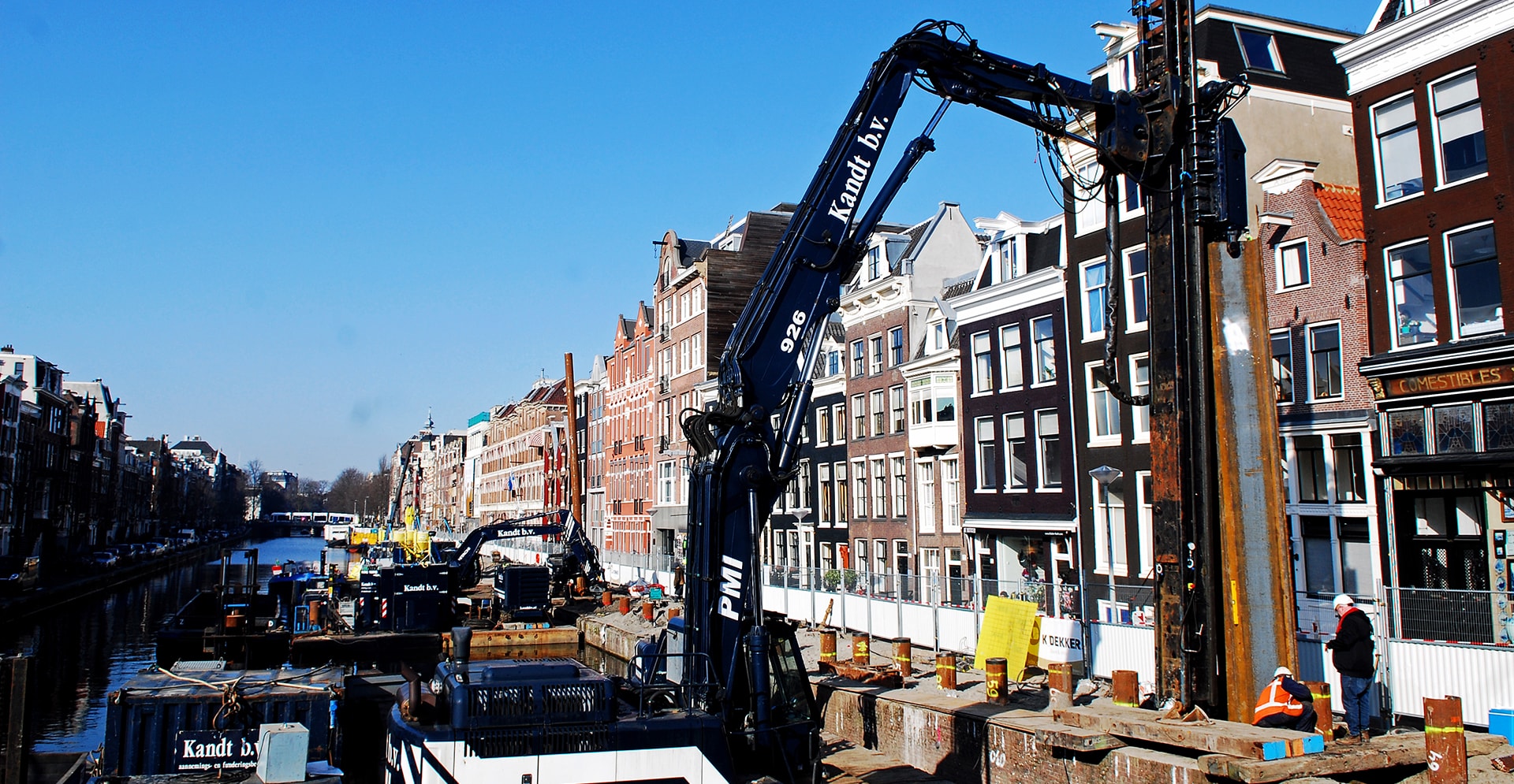 Arcadis en Fugro doen ingenieurswerk Amsterdamse kademuren en bruggen