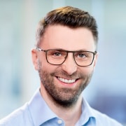 Jens-Hanrieder Headshot