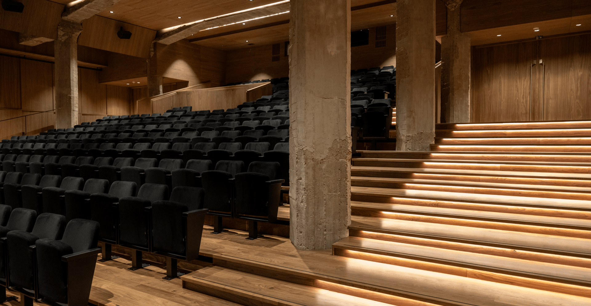 De prachtige voorgevel van cultuurtempel Bozar in Brussel